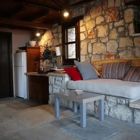 Wood & Stone Dream View House A Case de vacanță Diaporos